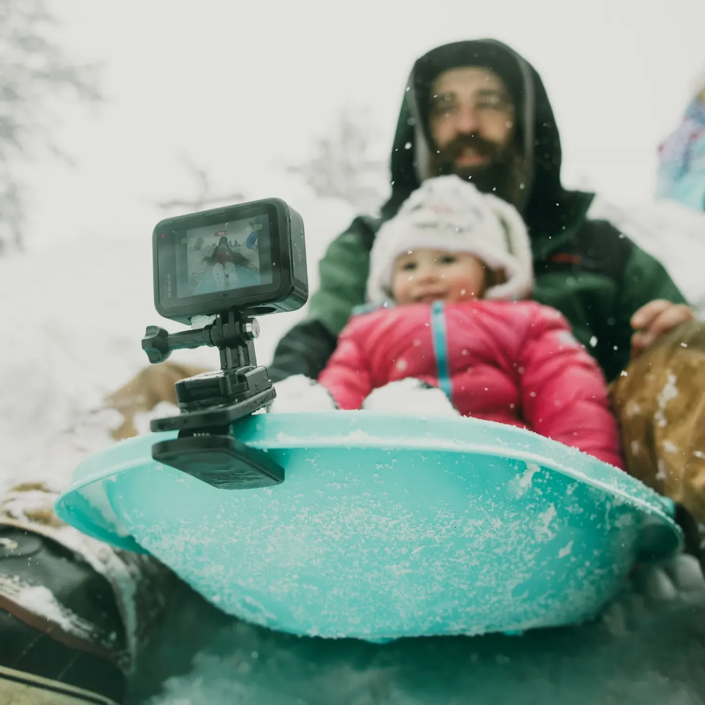 GoPro Magnetic Swivel Clip ATCLP-001 у робочому положенні та основні елементи конструкції
